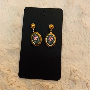 Avon floral dangle vintage rose earrings